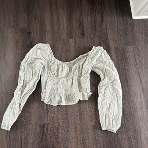 Hollister cropped long sleeve blouse